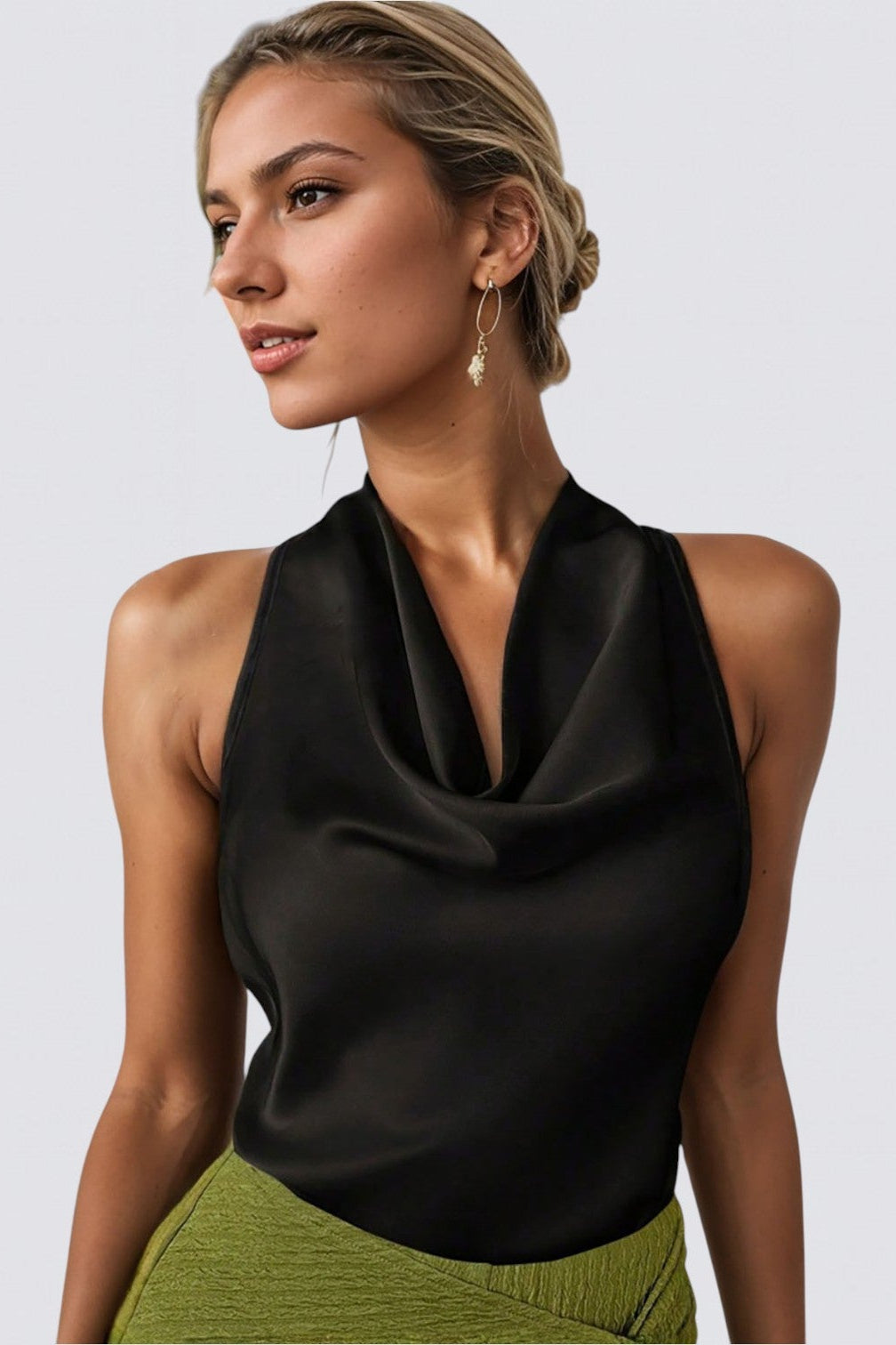 Top sin mangas de satén