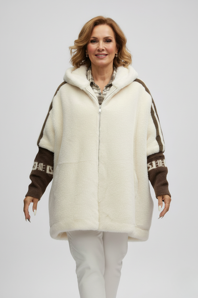 Abrigo de piel con capucha