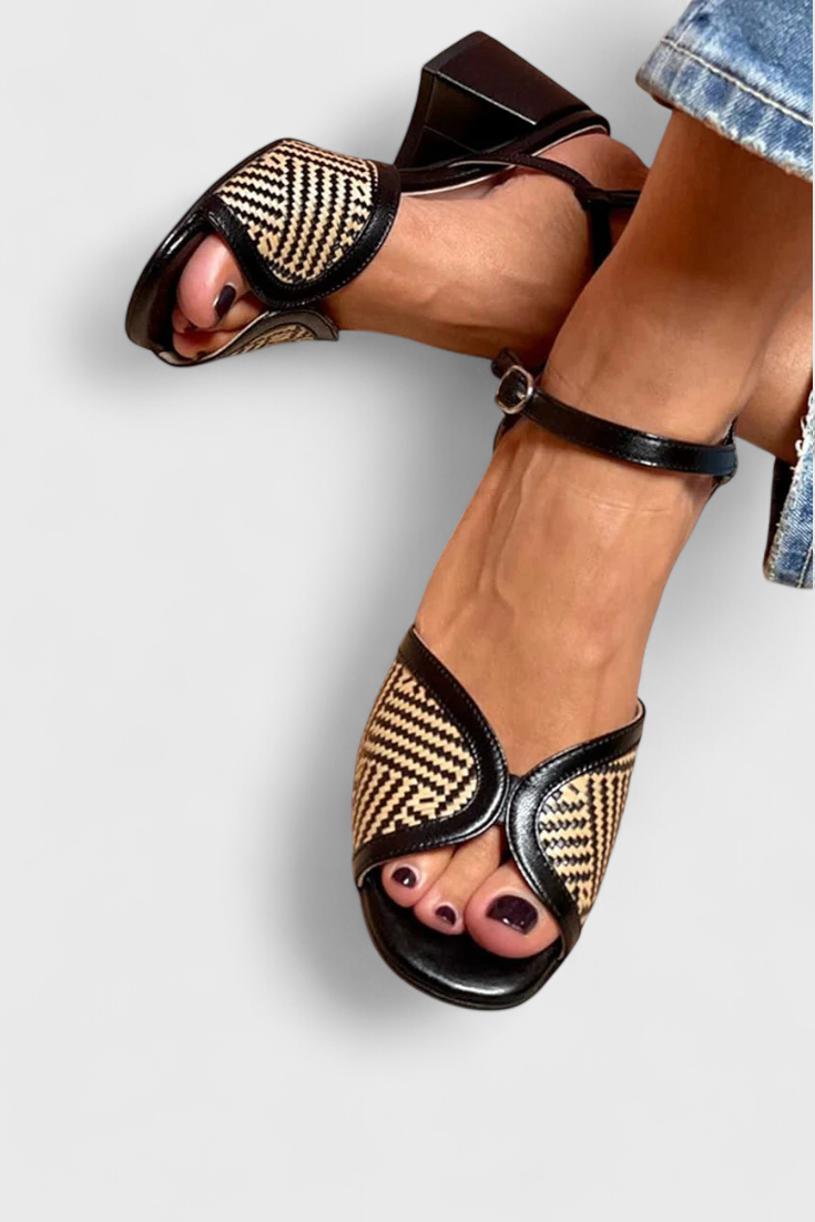 Ustinya Tacones Negros